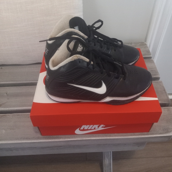 Kids Nike Shoes - Picture 5 of 5